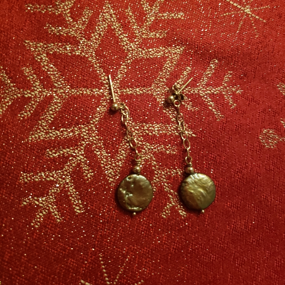 Pandora pearlized charcoal earrings